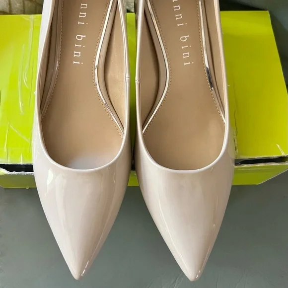 NIB $110 GIANNI BINI Rinna PATENT Pointed Toe KITTEN HEEL Nude PUMPS 9.5 - Picture 7 of 17